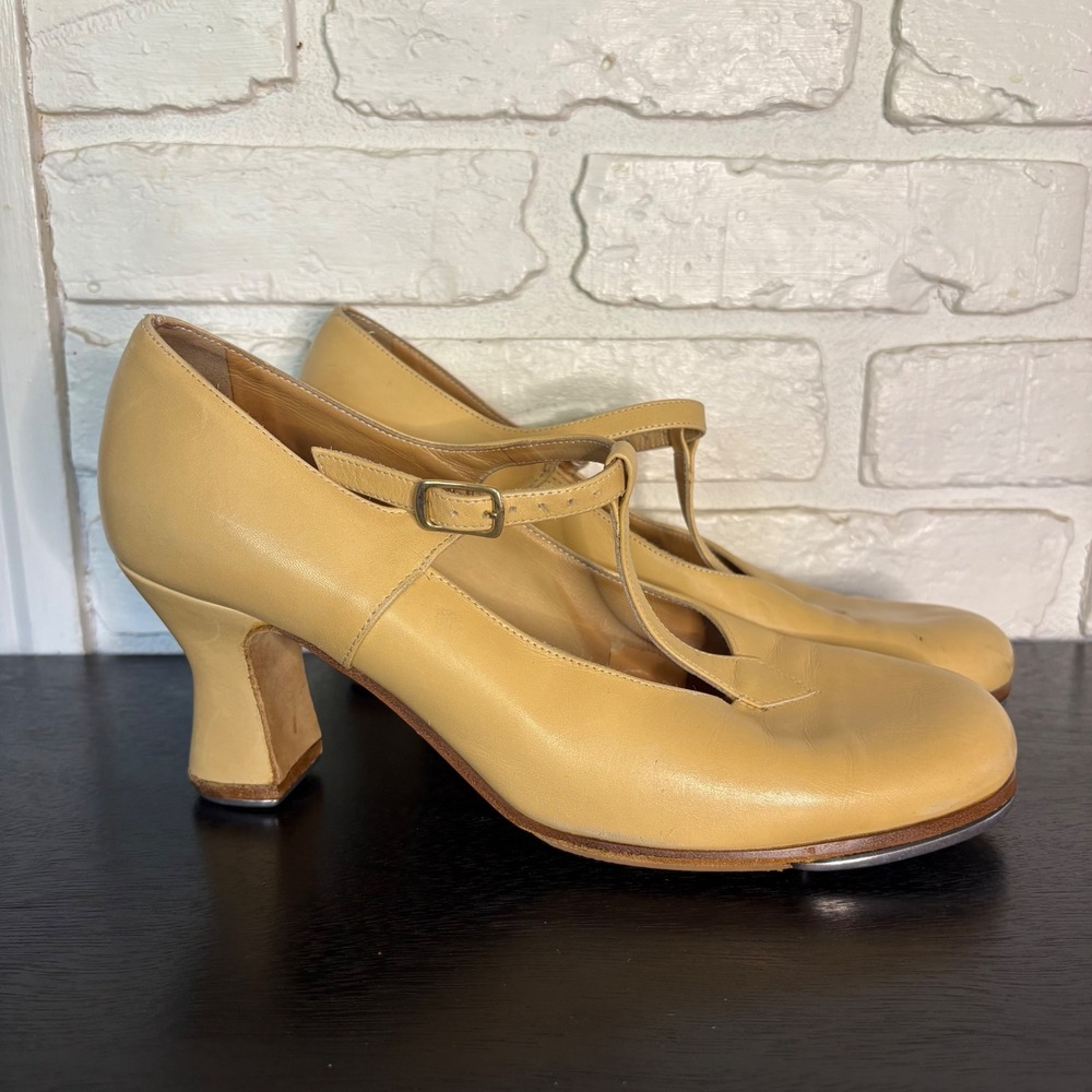 Roxie 2.5" Character Heel With Tap Shoe Size 10 Beige